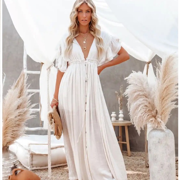 Vici Dresses & Skirts - Vici Anika Pocketed Maxi Dress